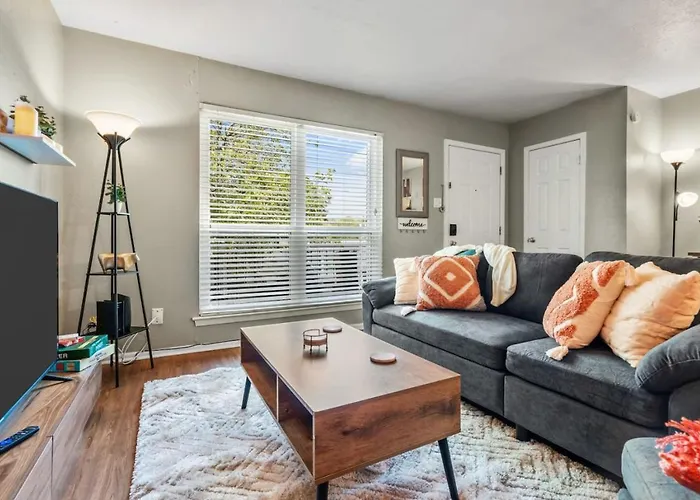 Vivid 1bd Tcu Walkable
