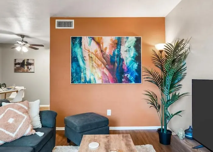 Vivid 1bd Tcu Walkable